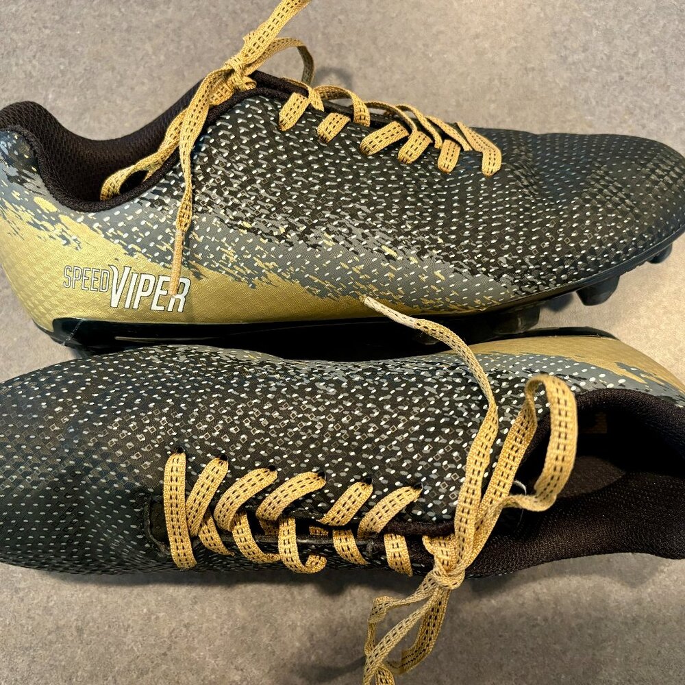~~DSG Men’s Viper Cleats Mens Size 6 DSG-VXA13ZGR  SMOKE/PET FREE HOME!
